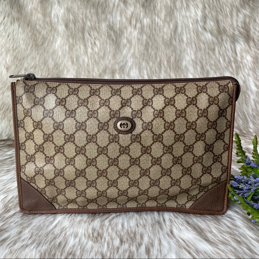 Gucci Vintage GG Supreme Clutch Bag